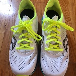 Saucony Endorphin Pro Size 8